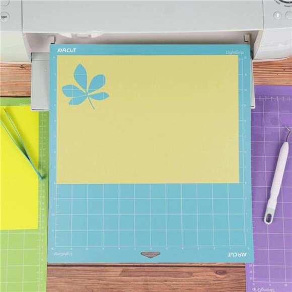 Light Grip Cutting mat for Cricut Maker 3/Maker 4/Maker/Explore 3/4/Air 2/Air - Picture 3 of 7